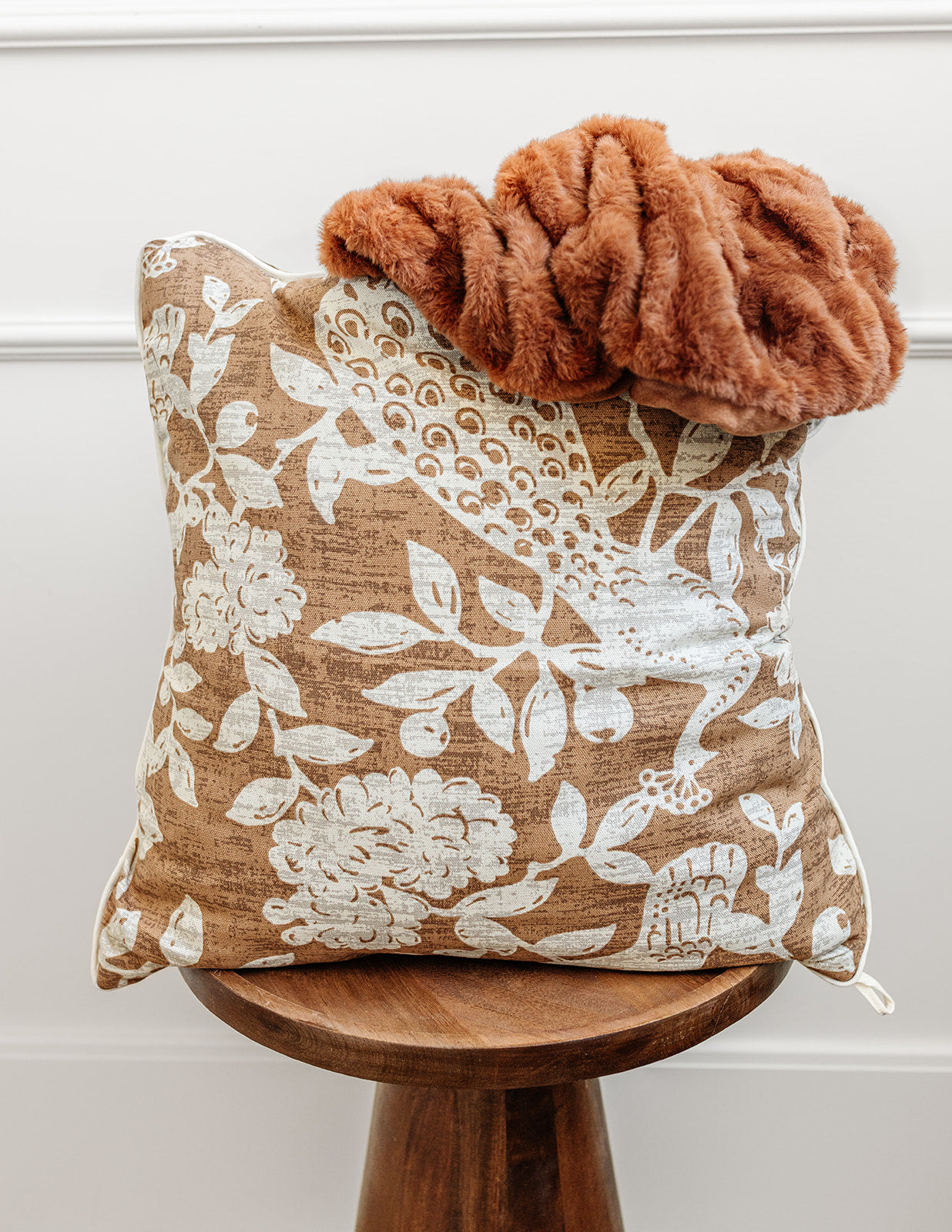 Terra Cotta Branch & Bird | 20x20 Bothro (Discounted for tight zipper)