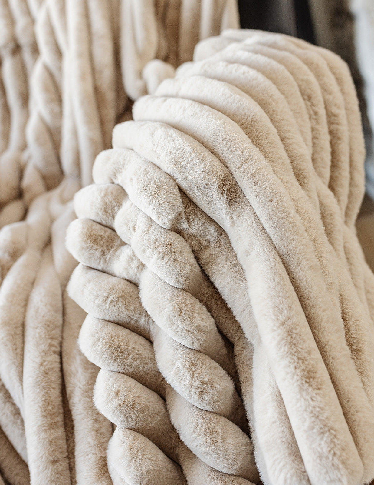 Cream Texture + Fringe | 19x19 Bothro