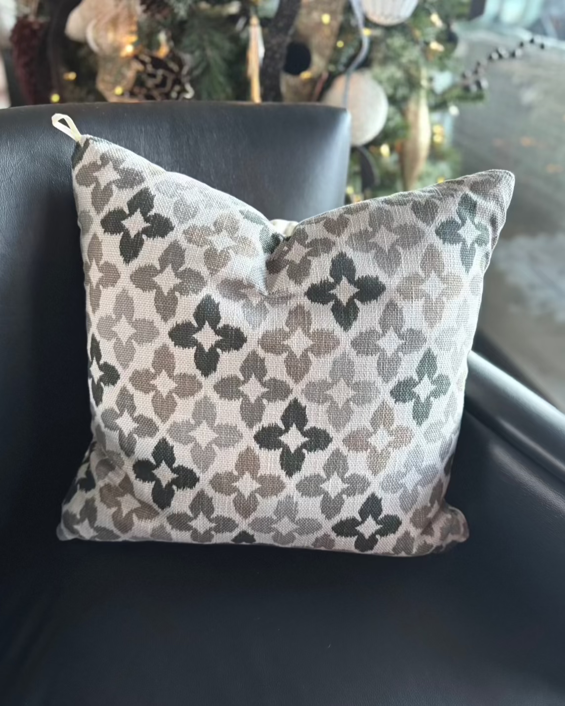 Neutral Geometric Floral | 20x20 Bothro
