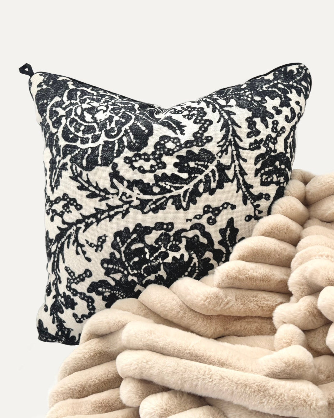 Black Floral | 19x19 Bothro