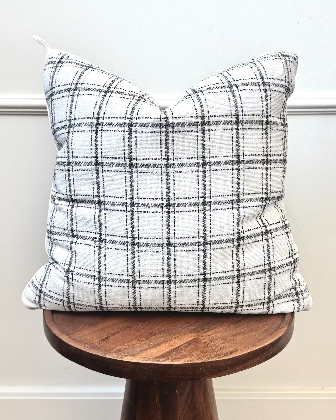 *New!* Black + White Plaid | 19x19 Bothro