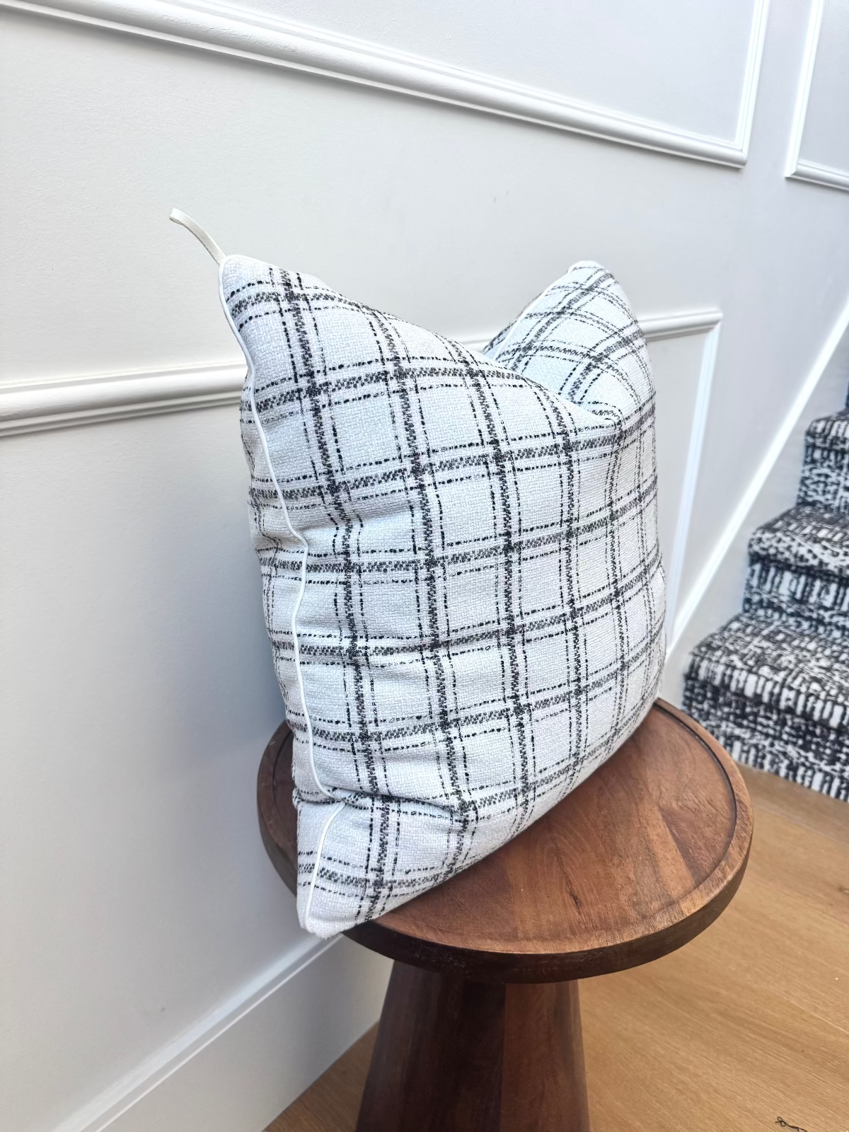 *New!* Black + White Plaid | 19x19 Bothro