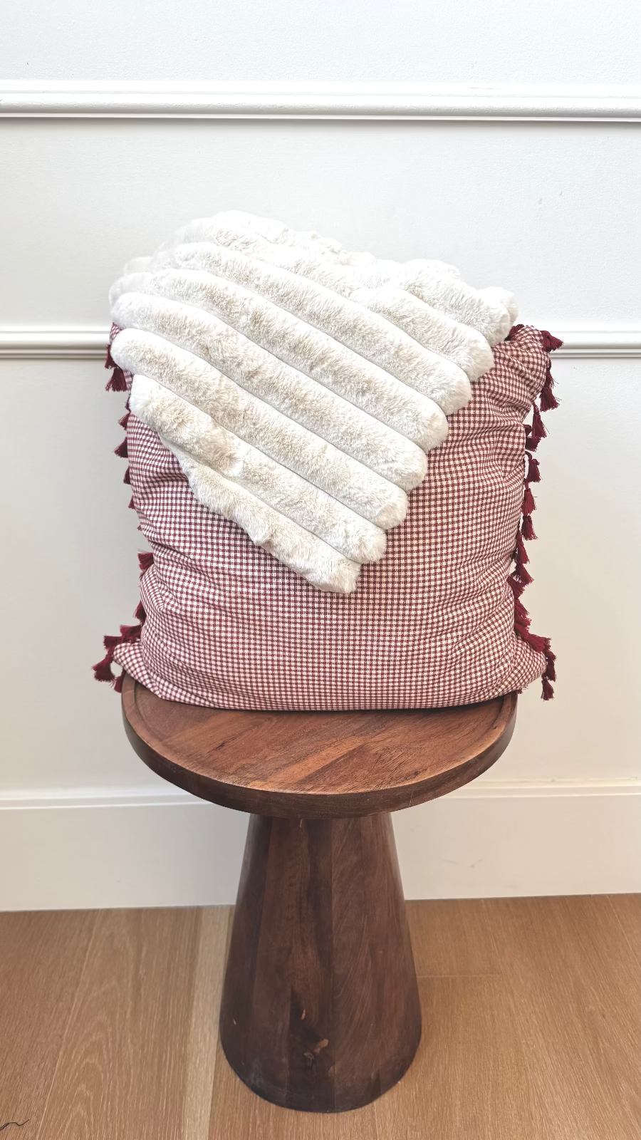 *New!* Dark Red Gingham | 19x19 Bothro