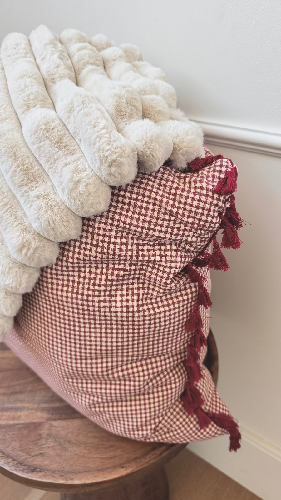 *New!* Dark Red Gingham | 19x19 Bothro