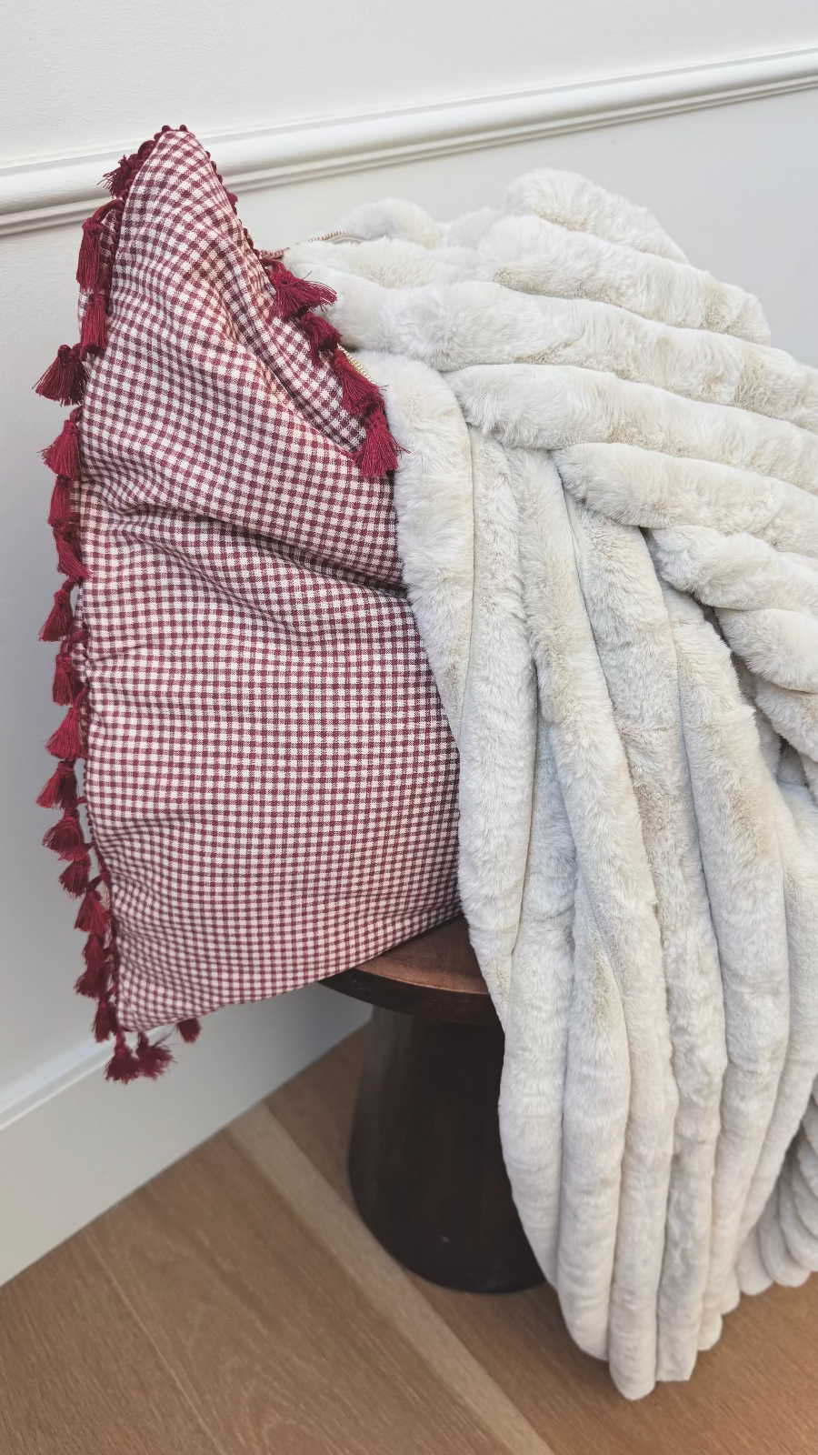 *New!* Dark Red Gingham | 19x19 Bothro
