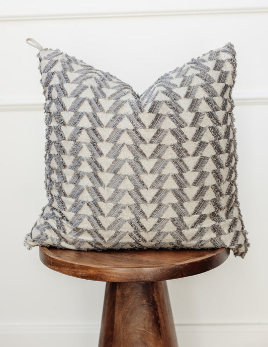 Gray Fringe Triangle | 19x19 Bothro