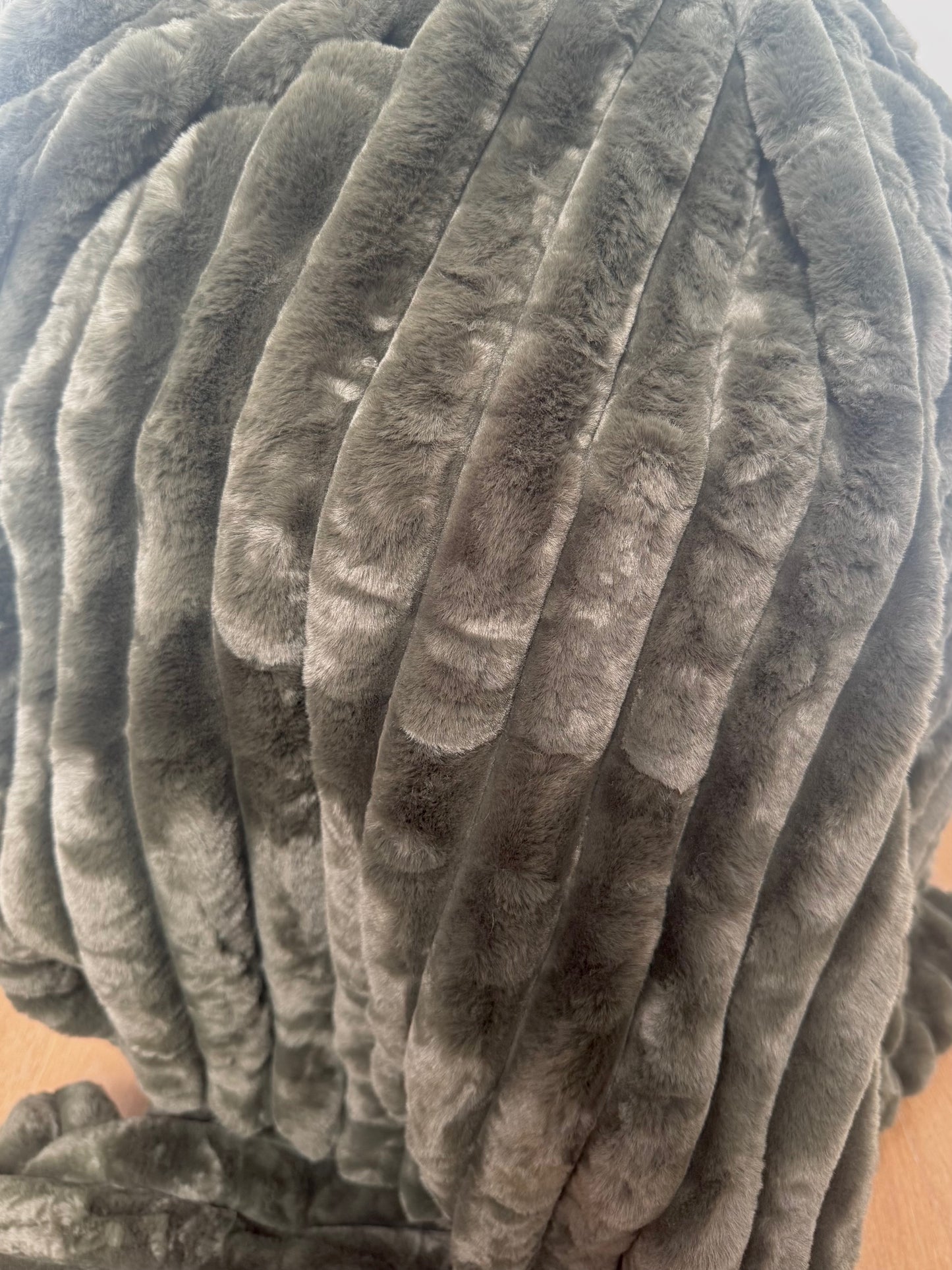 *New!* Heather Gray Tweed | 19x19 Bothro