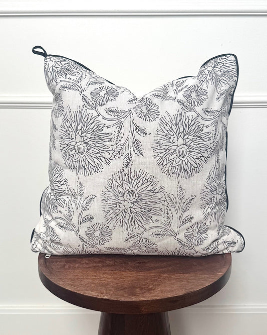 *New!* Fine Line Floral | 19x19 Bothro