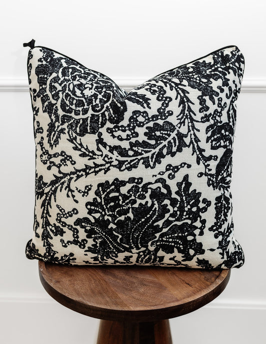 Black Floral | 19x19 Bothro