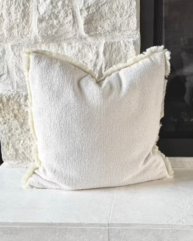 Cream Texture + Fringe | 19x19 Bothro